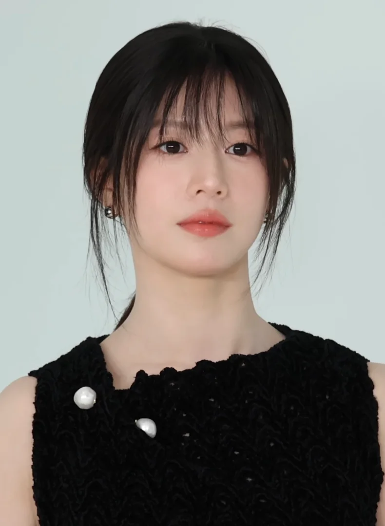 고윤정 인물 사진