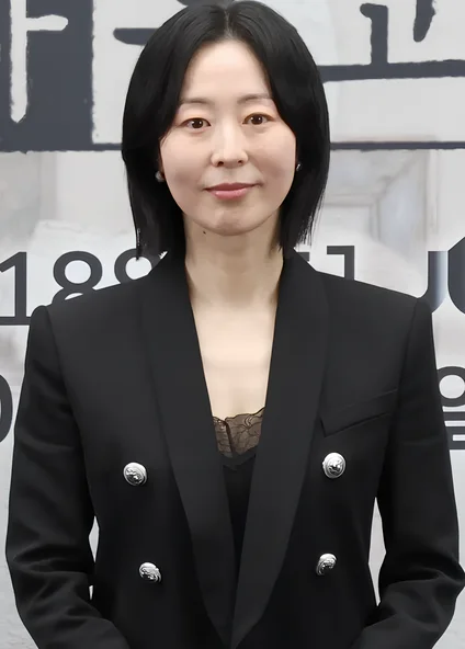 강말금 인물 사진