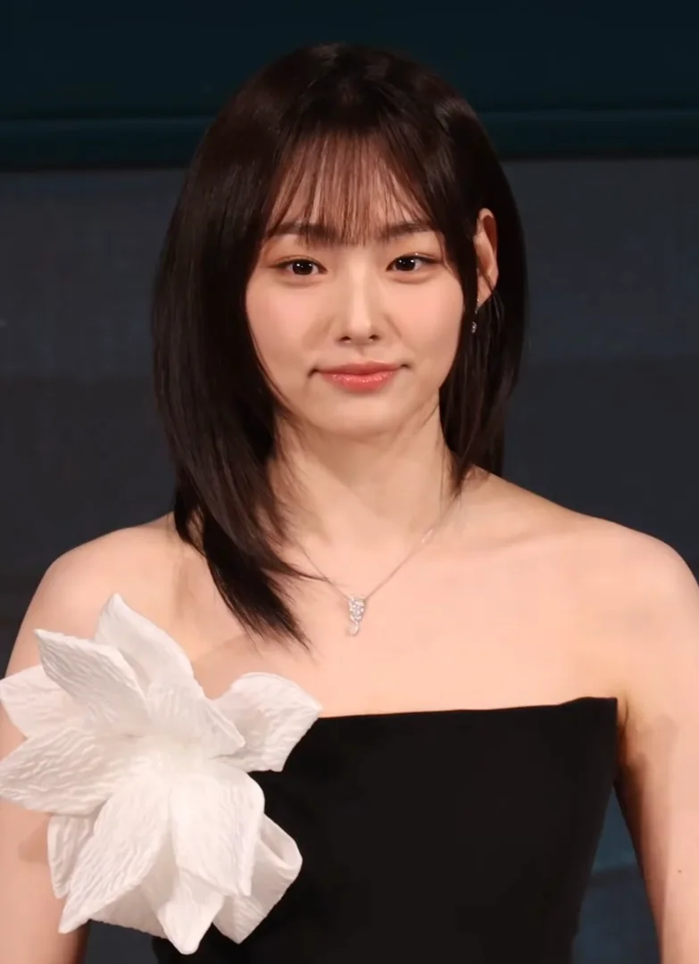 강미나 인물 사진