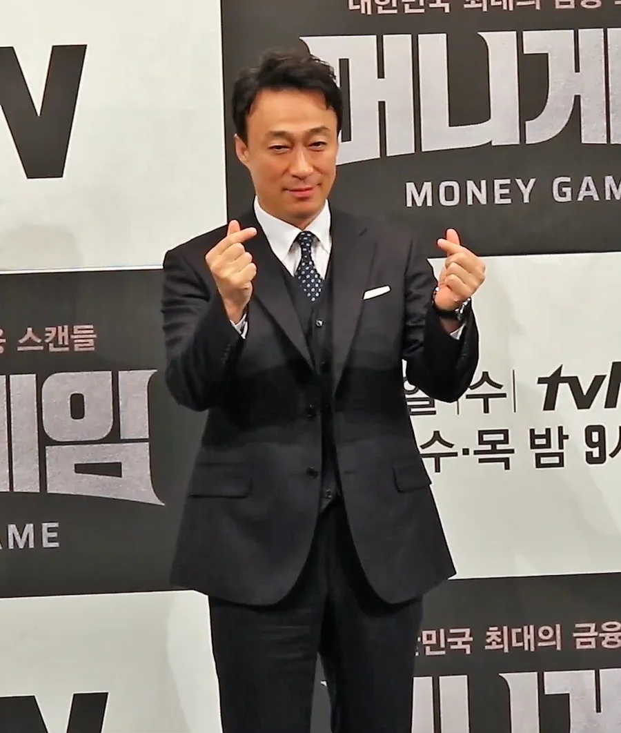 이성민 인물 사진