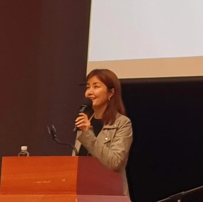 신애라 인물 사진