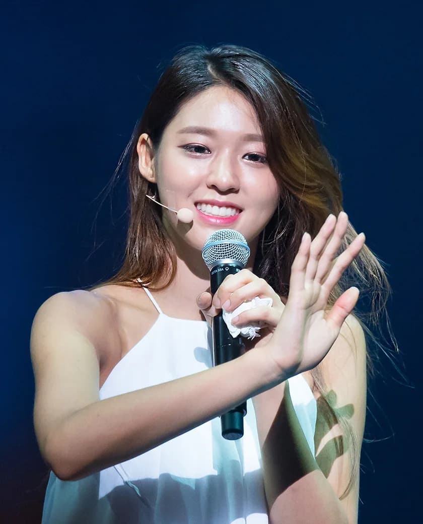 김설현 인물 사진