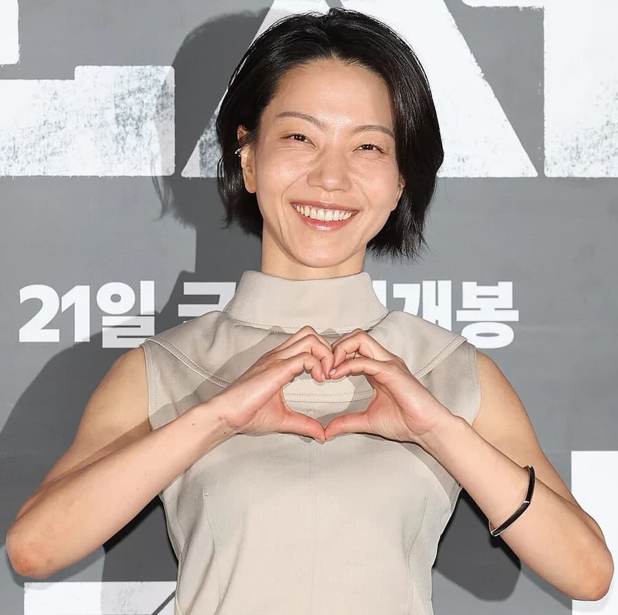 김신록 인물 사진